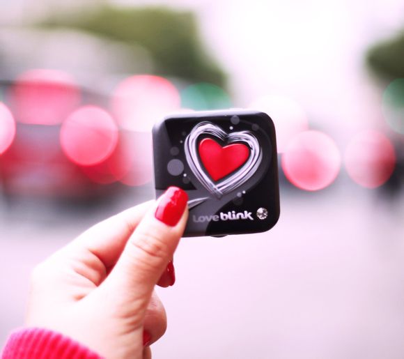 黑曜石光照射什么颜色