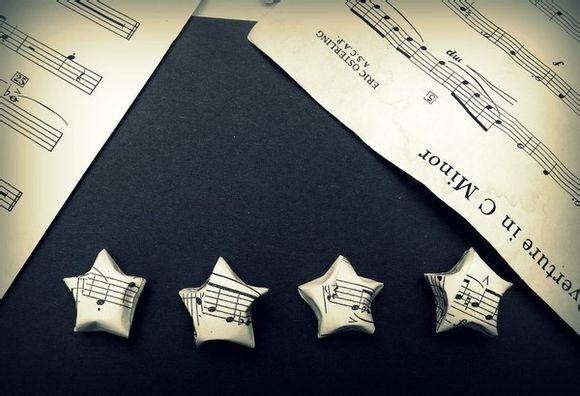 纯金是什么意颜色